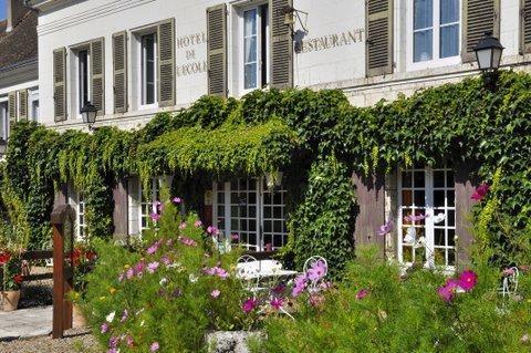 Logis Hotel Auberge De L'Ecole Pontlevoy Dış mekan fotoğraf