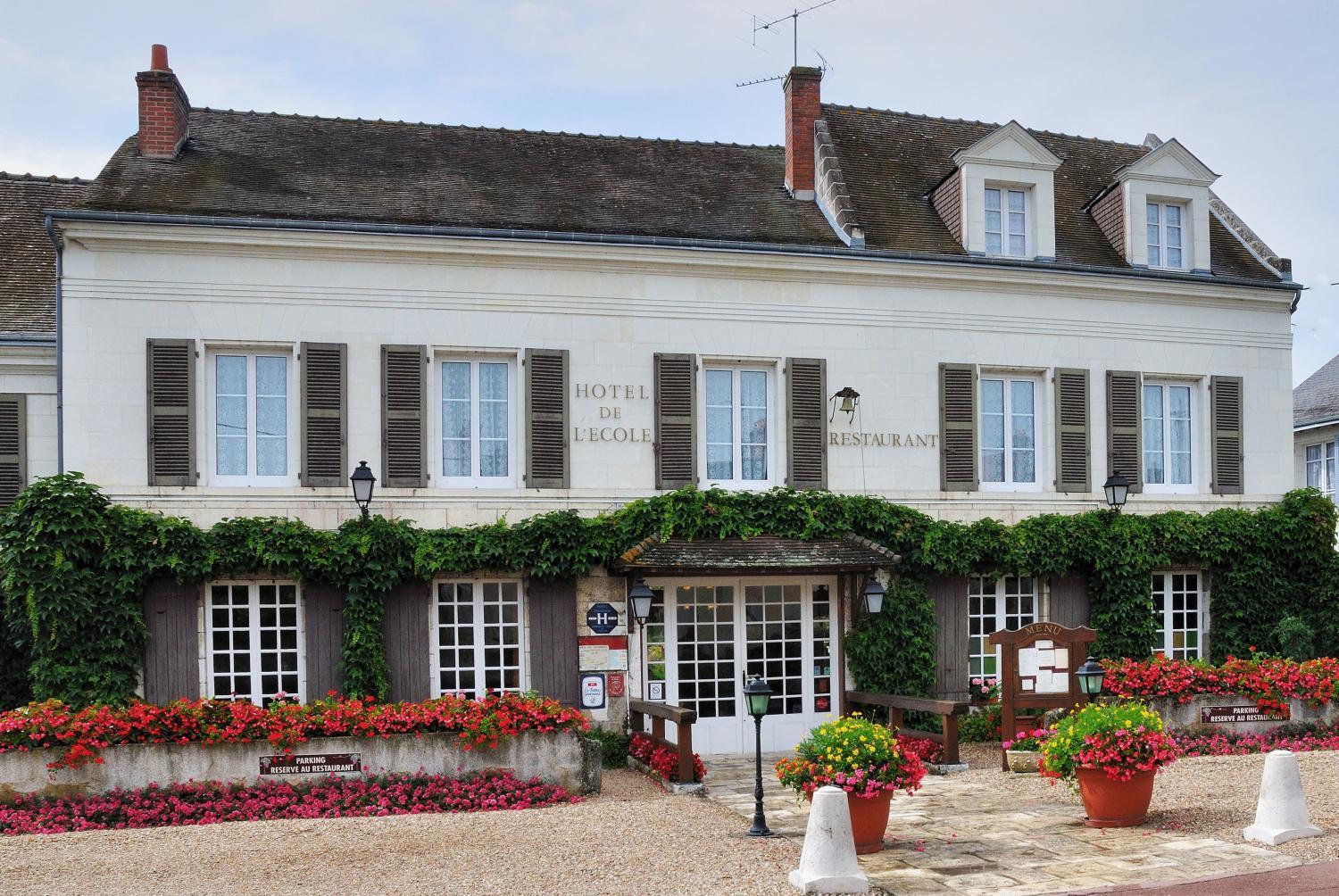 Logis Hotel Auberge De L'Ecole Pontlevoy Dış mekan fotoğraf