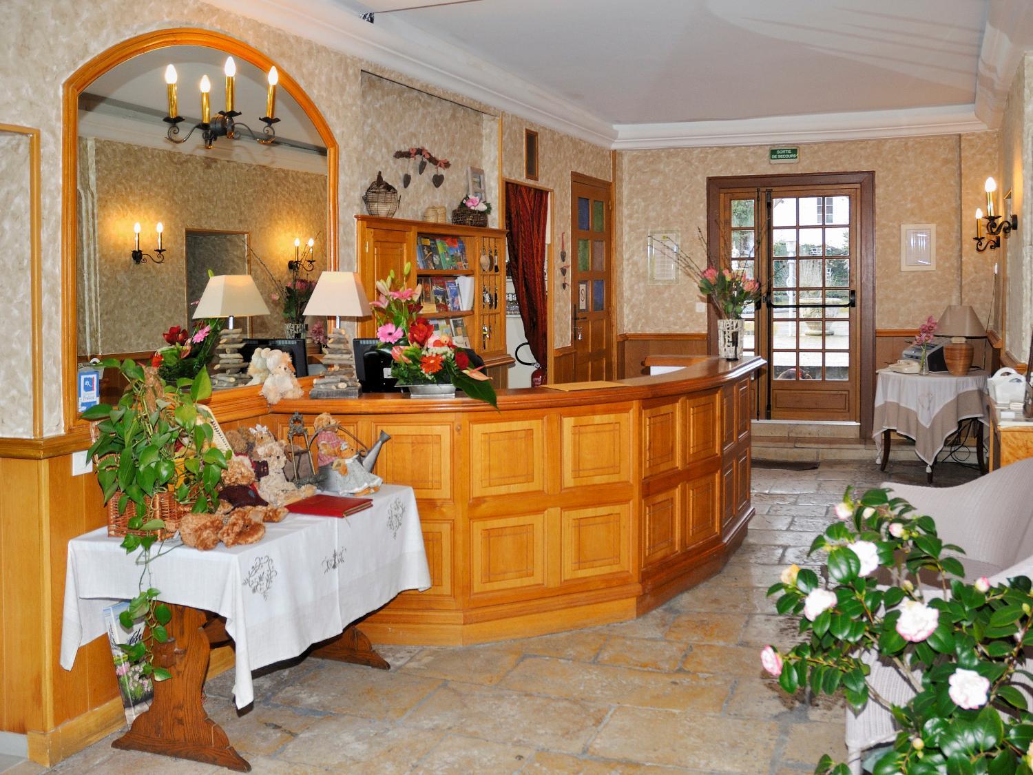 Logis Hotel Auberge De L'Ecole Pontlevoy Dış mekan fotoğraf